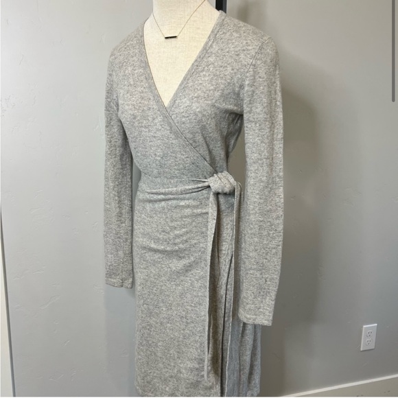 Diane Von Furstenberg Linda wrap dress - Picture 5 of 8